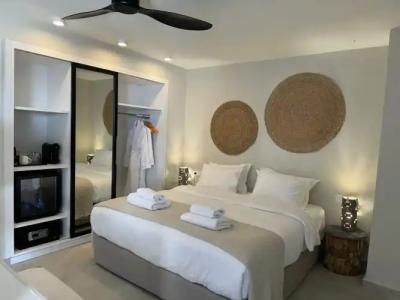 The Noverian Bios Santorini - 144