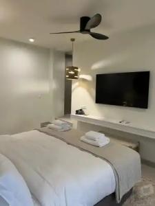 The Noverian Bios Santorini - 127