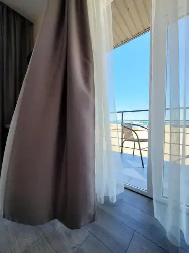 VIP - 28