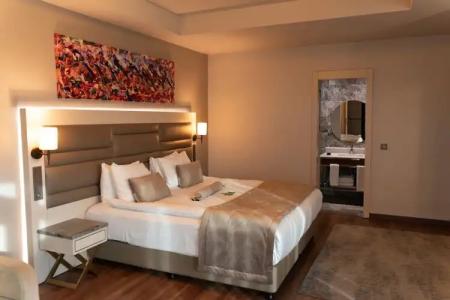 Golden Royal - 108