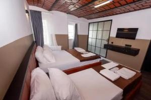 Miss Suite, Istanbul