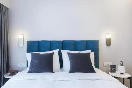 L'Avventura Athens - 2