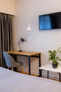 L'Avventura Athens - 11