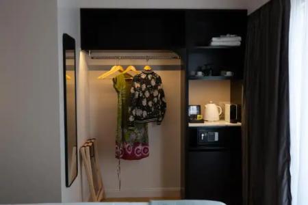 L'Avventura Athens - 1