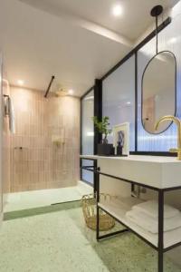 L'Avventura Athens - 41