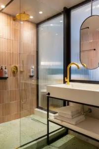 L'Avventura Athens - 14