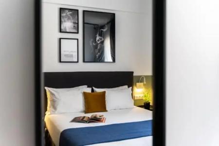 Play Theatrou, a member of Browns - 38