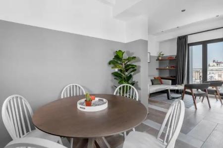 Play Theatrou, a member of Browns - 123