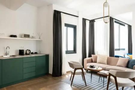 Play Theatrou, a member of Browns - 106