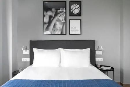 Play Theatrou, a member of Browns - 49