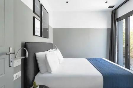 Play Theatrou, a member of Browns - 119