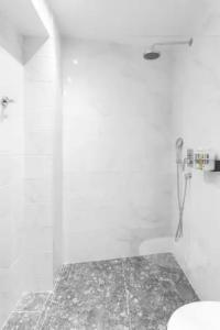 Play Theatrou, a member of Browns - 53