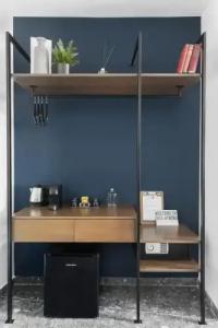 Play Theatrou, a member of Browns - 33