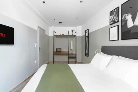 Play Theatrou, a member of Browns - 132