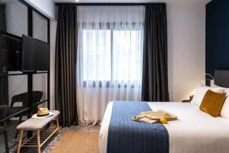 Play Theatrou, a member of Browns - 84