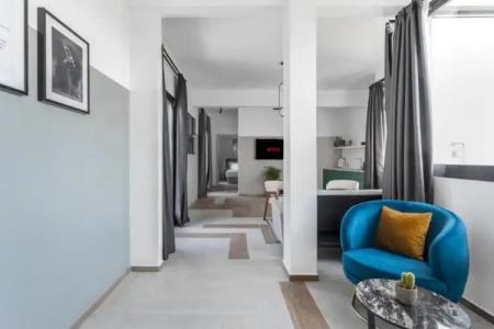 Play Theatrou, a member of Browns - 103