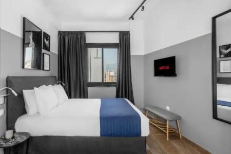 Play Theatrou, a member of Browns - 39