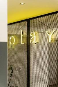 Play Theatrou, a member of Browns - 9