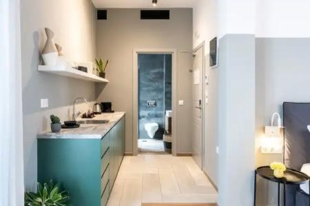 Play Theatrou, a member of Browns - 72