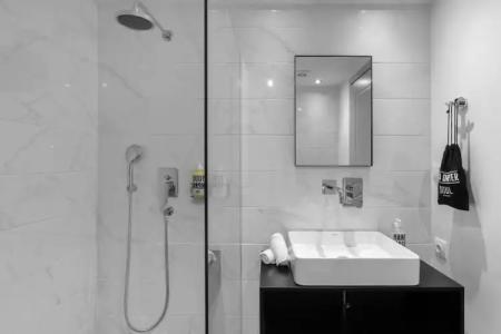 Play Theatrou, a member of Browns - 117