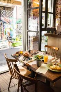 Play Theatrou, a member of Browns - 46