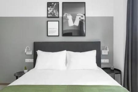 Play Theatrou, a member of Browns - 43