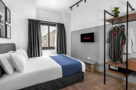 Play Theatrou, a member of Browns - 129