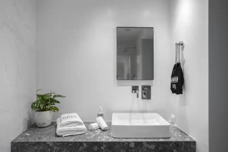 Play Theatrou, a member of Browns - 25