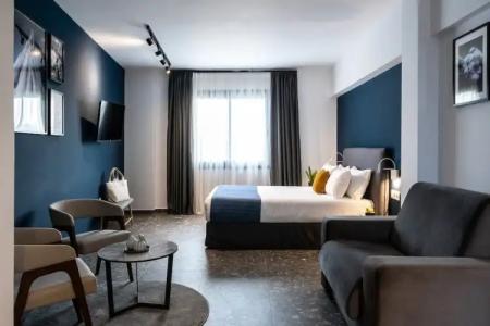 Play Theatrou, a member of Browns - 82