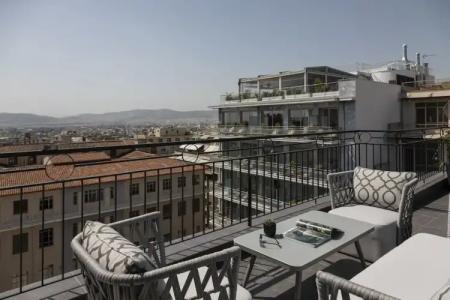 Play Theatrou, a member of Browns - 79