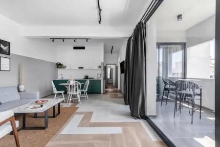 Play Theatrou, a member of Browns - 139