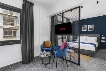 Play Theatrou, a member of Browns - 23