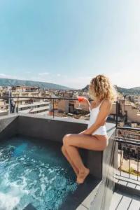 Play Theatrou, a member of Browns - 15