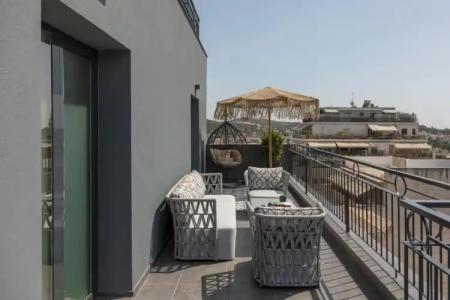 Play Theatrou, a member of Browns - 12