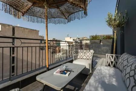 Play Theatrou, a member of Browns - 108