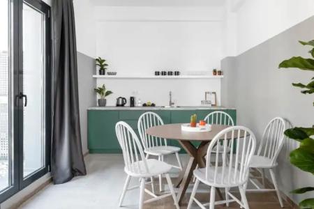 Play Theatrou, a member of Browns - 125