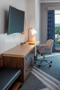 Hilton Garden Inn Austin University Capitol District - 71