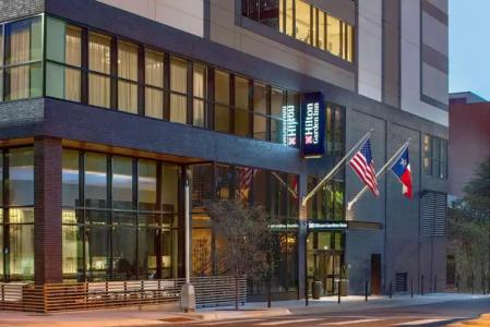 Hilton Garden Inn Austin University Capitol District - 1
