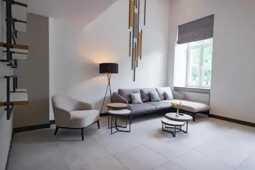 Duke Apartments - 12