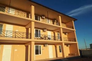 L.A. Eley Apart-hotel, Zaliznyy Port