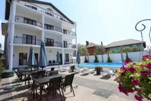 Villa Bonapart, Zatoka