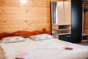 Kotedzh z neymovirnimi kraievidami Guest house, Slavskoye