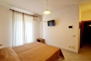 Cocos Park Ischia, Ischia Town