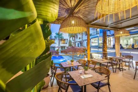 Pefki Deluxe Residences - 26