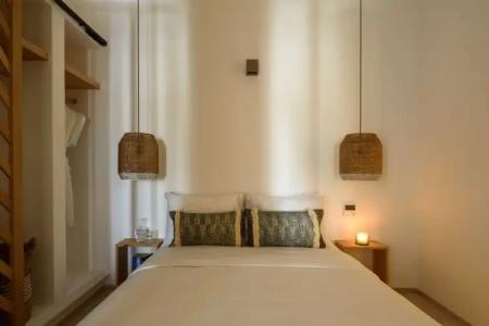 Este Luxury Suites - 3