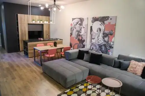 Apartments на Трояндовій - 4
