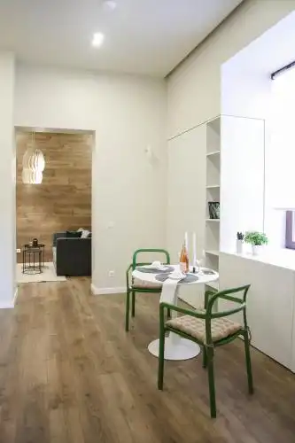 Apartments на Трояндовій - 20
