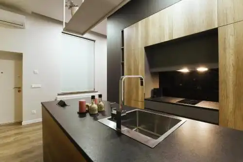 Apartments на Трояндовій - 17