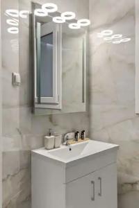 Athens Warehouse Boutique & Suites - 67