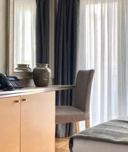 Athens Warehouse Boutique & Suites - 60